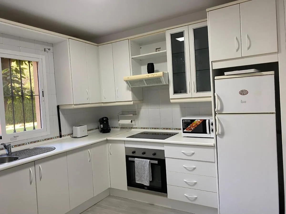 Nice Ground Floor Apartment- 2 Bedrooms - 450 Meters From The Beach Marbella